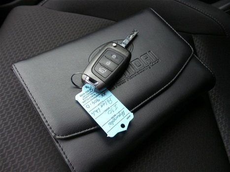 Hyundai i30 - 1.0 T-GDi 120pk Comfort | Navigatie | Lichtmetaal | Clima - 1