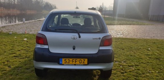 Toyota Yaris - 1.0-16V VVT-i Terra - 1