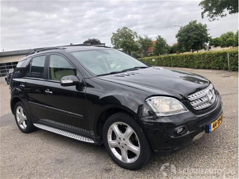 Mercedes-Benz ML-klasse - 420 cdi v8 32v 306pk 4-matic automaat sport - schuifdak - navi - leer - cl - 1