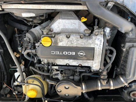 Opel Corsa - 1.2i-16V Sport stuurbekrachteging nieuwe apk zeer zuinig - 1