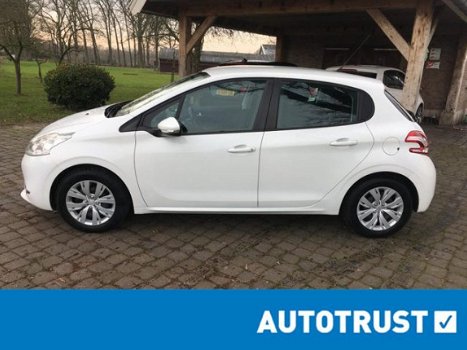 Peugeot 208 - 1.2 VTi Active incl. PDC, airco en bluetooth voorbereiding - 1