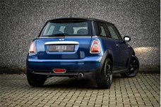 Mini Mini Cooper - 1.6 / Clima / Xenon / PDC / Stoelverwarming / 16"LM