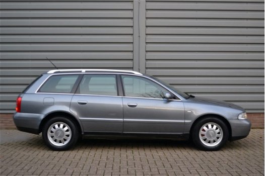 Audi A4 Avant - 1.9 TDI Advance ECC AIRCO TREKHAAK ELEK. RAMEN + INRUIL MOGELIJK - 1