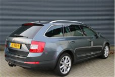 Skoda Octavia Combi - 1.6 TDI Greentech Style Business Xenon Groot-Navigatie Parkeerhulp Canton