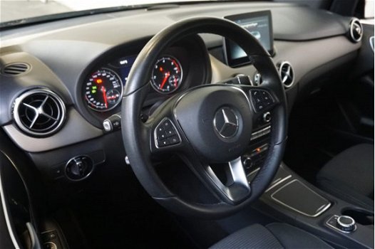 Mercedes-Benz B-klasse - 180 d Lease Edition Plus Automaat. Navigatie. Nationale Autopas (NAP) - 1