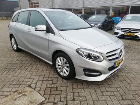 Mercedes-Benz B-klasse - 180 Ambition | Automaat | LED Koplampen | Cruise | Hoge Zit | - 1