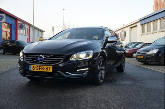 Volvo V60 - 2.4 D6 AWD Plug-In Hybrid Summum |EX.BTW|Dealer Onderh.| - 1