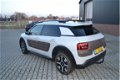 Citroën C4 Cactus - 1.2 e-VTi Shine Panoramadak, Navigatie, Inparkeren, Camera, Trekhaak - 1 - Thumbnail