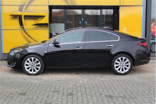 Opel Insignia - 1.6 CDTI Innovation LEDER / CAMERA / NAVI / KEYLESS /ELEKTR. STOELEN / STOELVERWARMI - 1