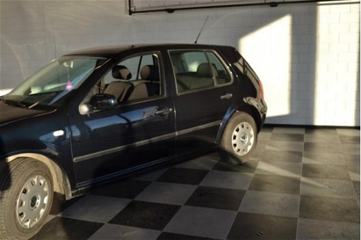 Volkswagen Golf - 1.6-16V - 1