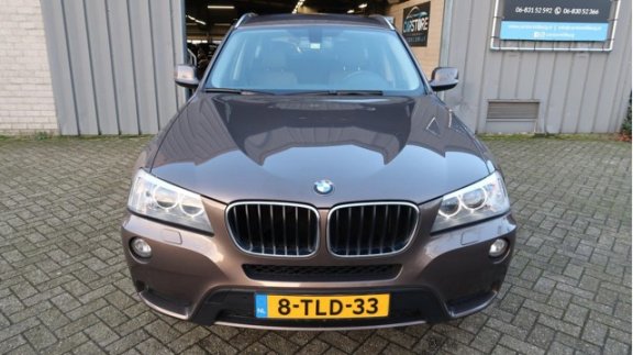 BMW X3 - SDrive18d AUTOMAAT/LEER/NAVI/TREKHAAK/NAP - 1