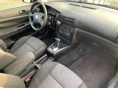 Volkswagen Passat - 1.8-5V Nieuwe APK, Airco, Elektrische Ramen.NAP - 1