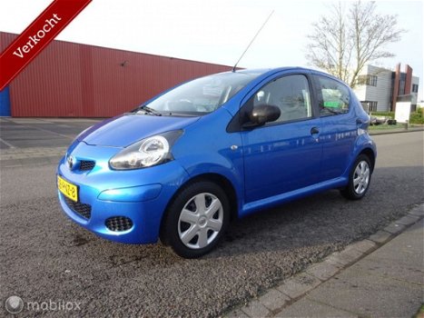 Toyota Aygo - 1.0-12V Cool- AIRCO 5 DEURS ZEER NETTE AUTO APK 26-01-2021 - 1