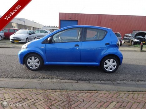 Toyota Aygo - 1.0-12V Cool- AIRCO 5 DEURS ZEER NETTE AUTO APK 26-01-2021 - 1