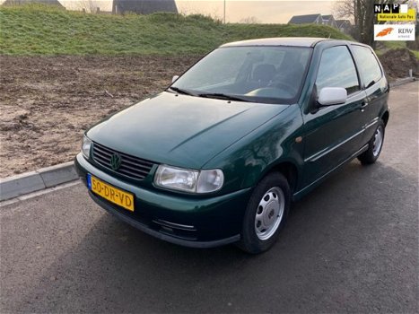 Volkswagen Polo - 1.6 APK 11-03-2020 Zeer lage km stand met NAP - 1