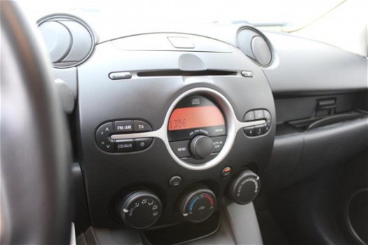 Mazda 2 - 2 1.3 S-VT Exclusive - Perfect onderhouden - Airco - Stoelverwarming - Nieuwe APK+Beurt - 1