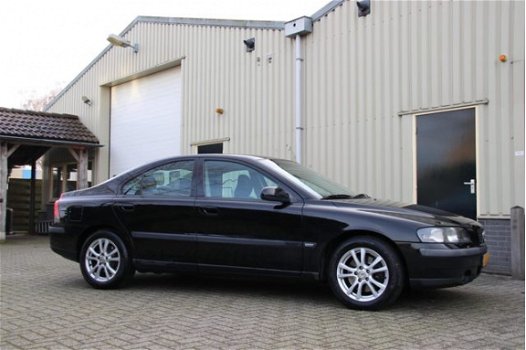 Volvo S60 - 2.3 T-5 250 PK / Automaat / Youngtimer / Navigatie - 1