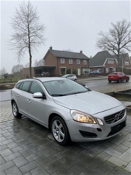 Volvo V60 - 1.6 T3 Momentum 150pk 2011 NAVI/LEDER - 1