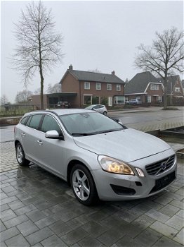 Volvo V60 - 1.6 T3 Momentum 150pk 2011 NAVI/LEDER - 1