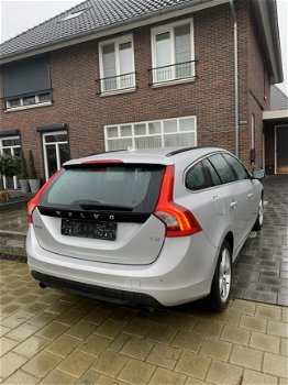 Volvo V60 - 1.6 T3 Momentum 150pk 2011 NAVI/LEDER - 1