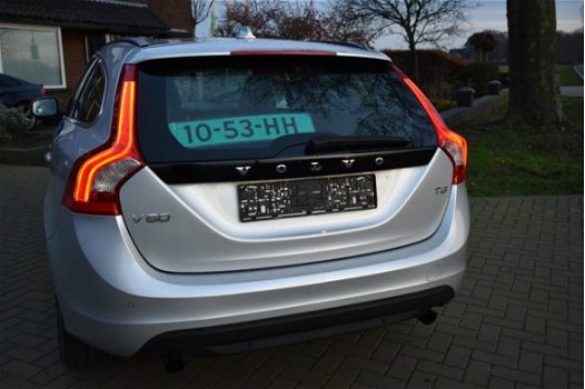 Volvo V60 - 1.6 T3 Momentum 150pk 2011 NAVI/LEDER - 1