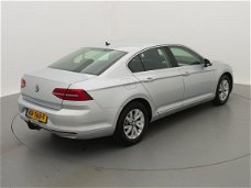 Volkswagen Passat - 1.6 TDI 120pk Connected Series | NAVI | ECC | PDC | AGR | TREKHAAK