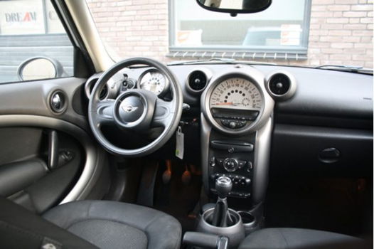 Mini Mini Countryman - 1.6 One Pepper Mini Countryman 1.6 ONE 2012 Grijs 126053 KM - 1