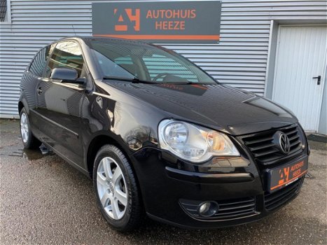 Volkswagen Polo - 1.2-12V Trendline *CRUISE*STOELVERW.*AIRCO*STUURBEKR.*LM. VELGEN*ELEKTR. RAMEN - 1