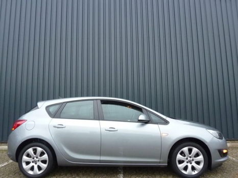 Opel Astra - Hatchback 1.4 Business + Hatchback - 1