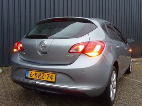 Opel Astra - Hatchback 1.4 Business + Hatchback - 1