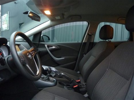 Opel Astra - Hatchback 1.4 Business + Hatchback - 1