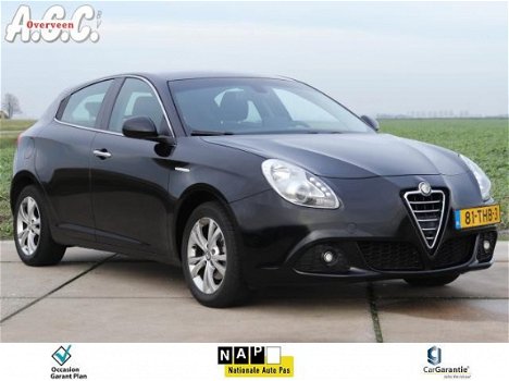 Alfa Romeo Giulietta - 1.6 JTDm Distinctive ECC Navi PDC - 1