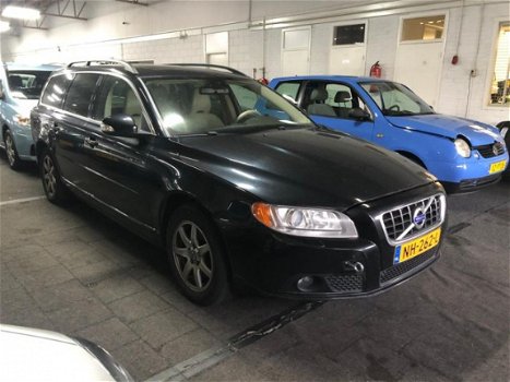 Volvo V70 - 2.0D Summum ( MOTOR KAPOT ) - 1