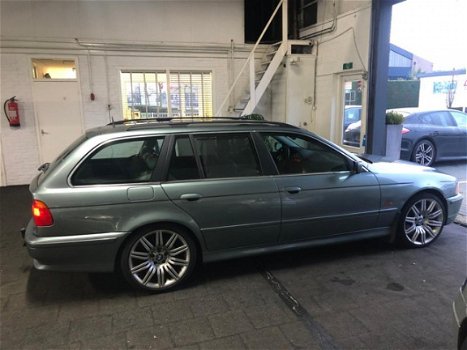 BMW 5-serie Touring - 525i Executive Automaat / Leer - 1