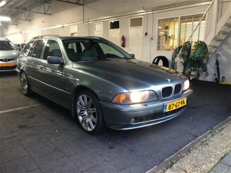 BMW 5-serie Touring - 525i Executive Automaat / Leer - 1