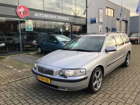 Volvo V70 - 2.4 T Comfort Line 1 maand garantie top auto nieuwe distributie/apk/alle rekeningen er b - 1