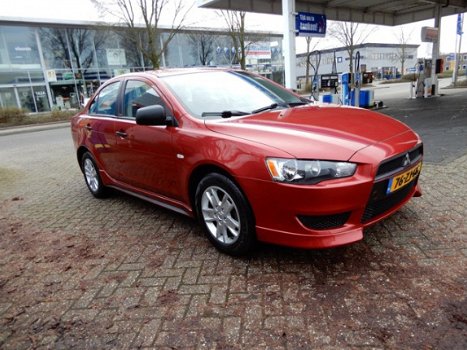 Mitsubishi Lancer Sports Sedan - 1.5 Inform Intro Edition - 1