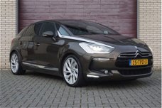 Citroën DS5 - 1.6 THP Sport Chic 200 PK, Xenon, Panoramadak, Achteruitrijcamera, Cruise control, Nav