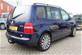 Volkswagen Touran - 1.6-16V FSI Trendline | AIRCO | TREKHAAK | PARROT - 1 - Thumbnail