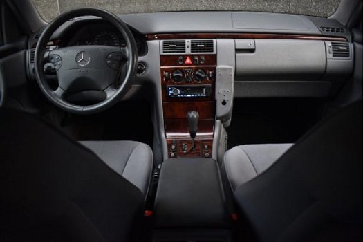 Mercedes-Benz E-klasse Combi - 220 CDI Elegance AUT Trekhaak Airco - 1