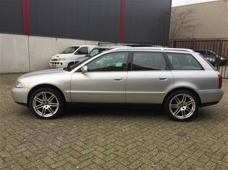 Audi A4 Avant - 2.4 V6 Advance Aut. Clima Cruise Elek. Pakket LM-Wielen APK - 1