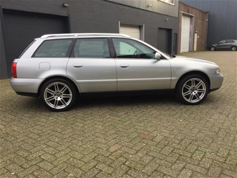 Audi A4 Avant - 2.4 V6 Advance Aut. Clima Cruise Elek. Pakket LM-Wielen APK - 1