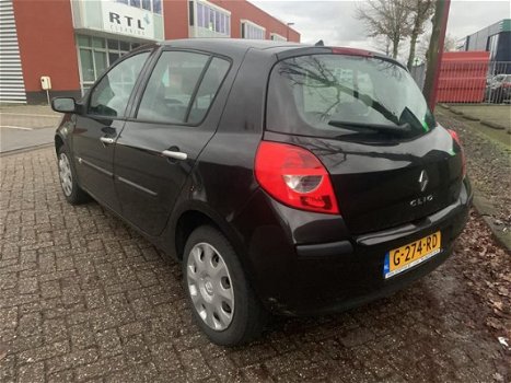 Renault Clio - 1.2-16V Authentique - 1