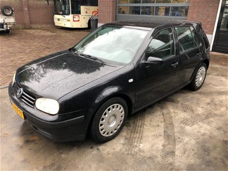 Volkswagen Golf - 1.9 Diesel 5 drs airco - 1