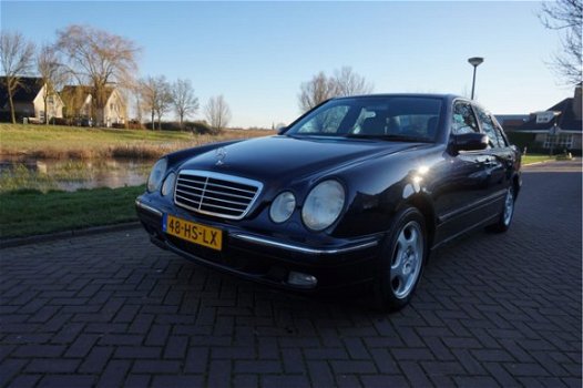 Mercedes-Benz E-klasse - 220 CDI AUTOMAAT AVANTGARDE SELECT NL AUTO NOV.2001 XENON NAVI CRUISECONTRO - 1