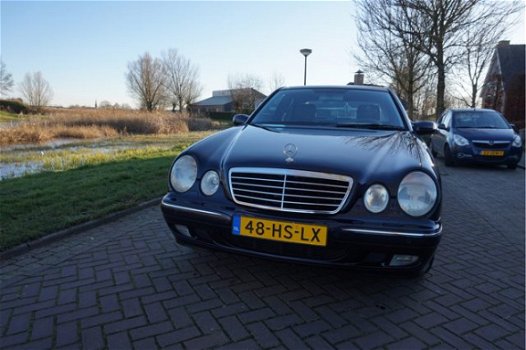 Mercedes-Benz E-klasse - 220 CDI AUTOMAAT AVANTGARDE SELECT NL AUTO NOV.2001 XENON NAVI CRUISECONTRO - 1