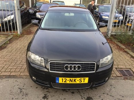 Audi A3 - 2.0 FSI Attraction - 1