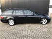 BMW 5-serie Touring - 525D AUT/LEER/NAVI/17'LMV/XENON/PANODAK/ZR MOOI EN GOED - 1 - Thumbnail