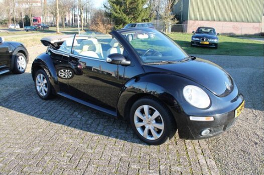 Volkswagen New Beetle Cabriolet - 1.9 TDI Trendline. Leer, Airco, Zomer en winterwielen - 1