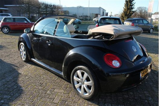 Volkswagen New Beetle Cabriolet - 1.9 TDI Trendline. Leer, Airco, Zomer en winterwielen - 1